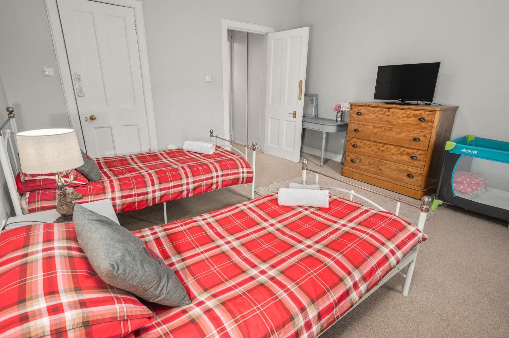 Panoramic Sea Views - Stunning 3Bd Apt & Balcony Oban Exterior photo